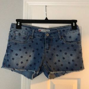 Levi’s polka dot “shorty short”
